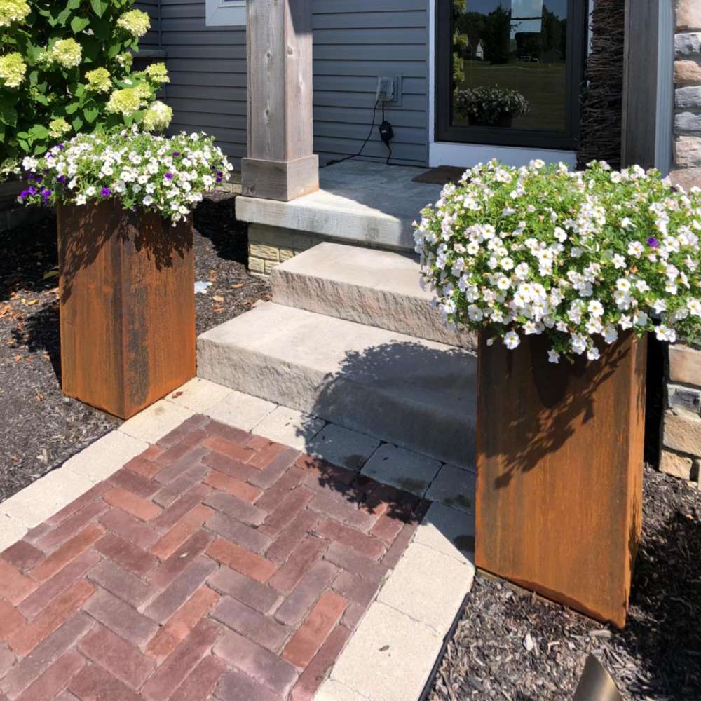 Metal Planters: image 7